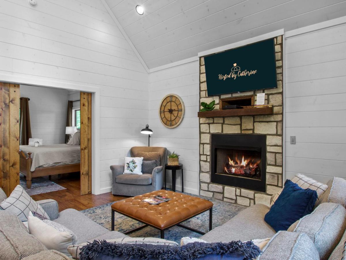 Stunning Luxury Cabin W Hot Tub And Fire Pit Holy Shiplap Is Perfect Romantic Couples Getaway Broken Bow Exterior foto
