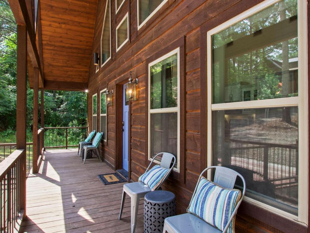Stunning Luxury Cabin W Hot Tub And Fire Pit Holy Shiplap Is Perfect Romantic Couples Getaway Broken Bow Exterior foto